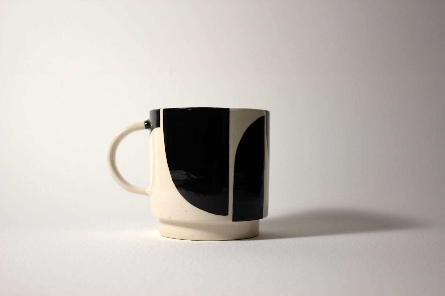 *Seconds* Black Design Mug 3 - Black Interior