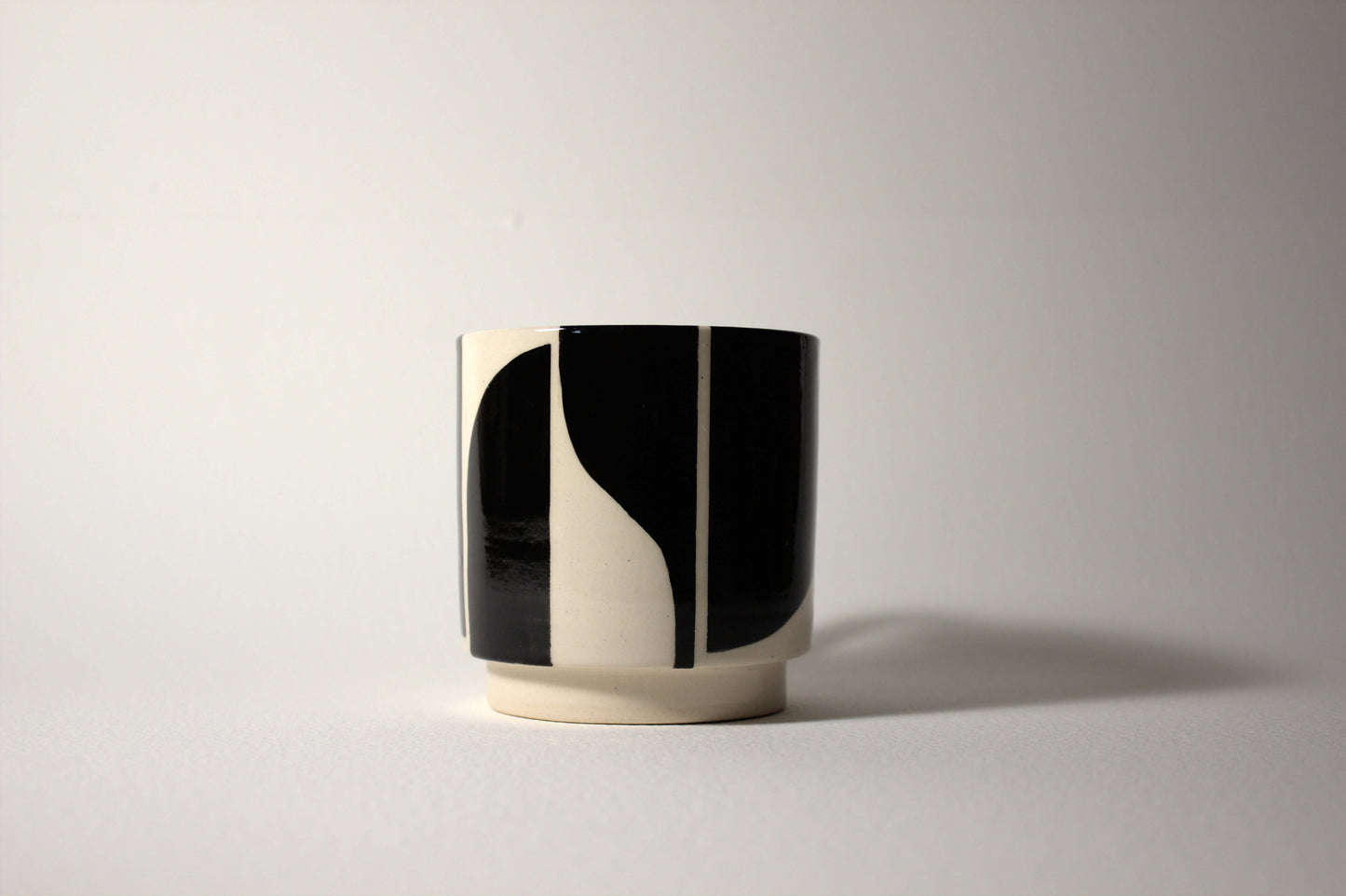 *Seconds* Black Design Mug 3 - Black Interior