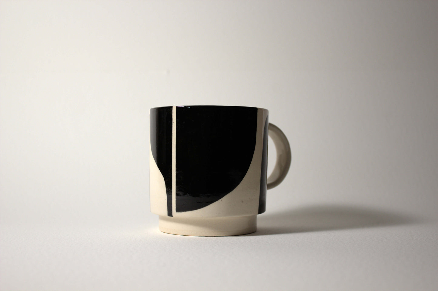 *Seconds* Black Design Mug 3 - Black Interior